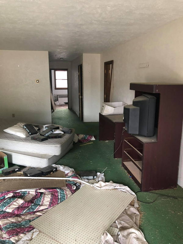 Hospitality House Motel (Marshall Motel) - From Steven Gauld On Facebook (newer photo)